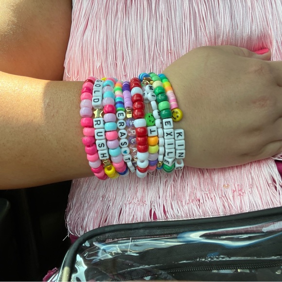 Hand sewn pink fringe tank top - Picture 4 of 4
